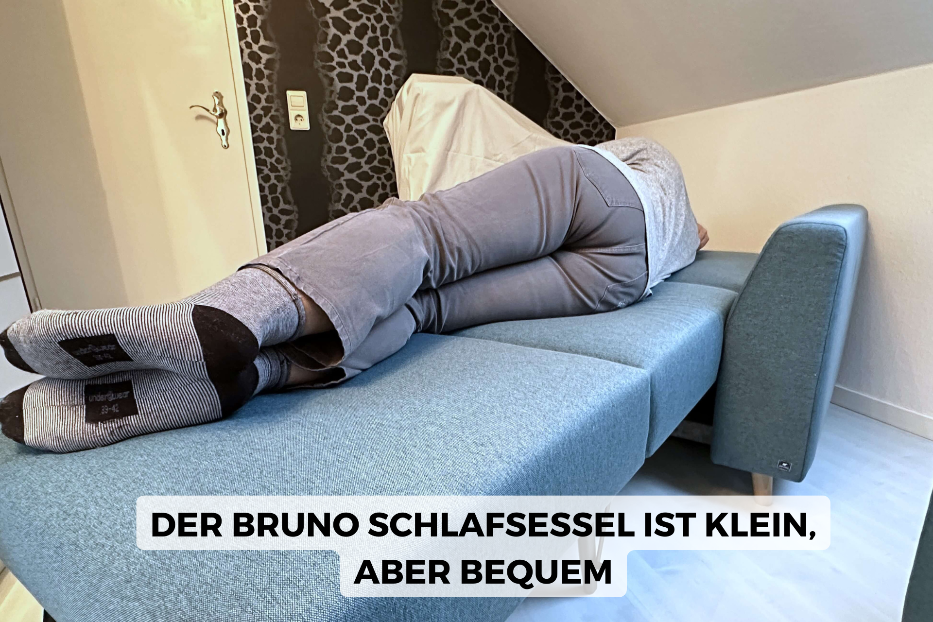 Testperson auf Bruno Schlafsessel ohne Topper